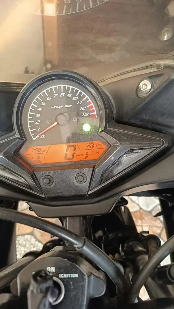 cbr 150r cbu 2014 km low 3rb