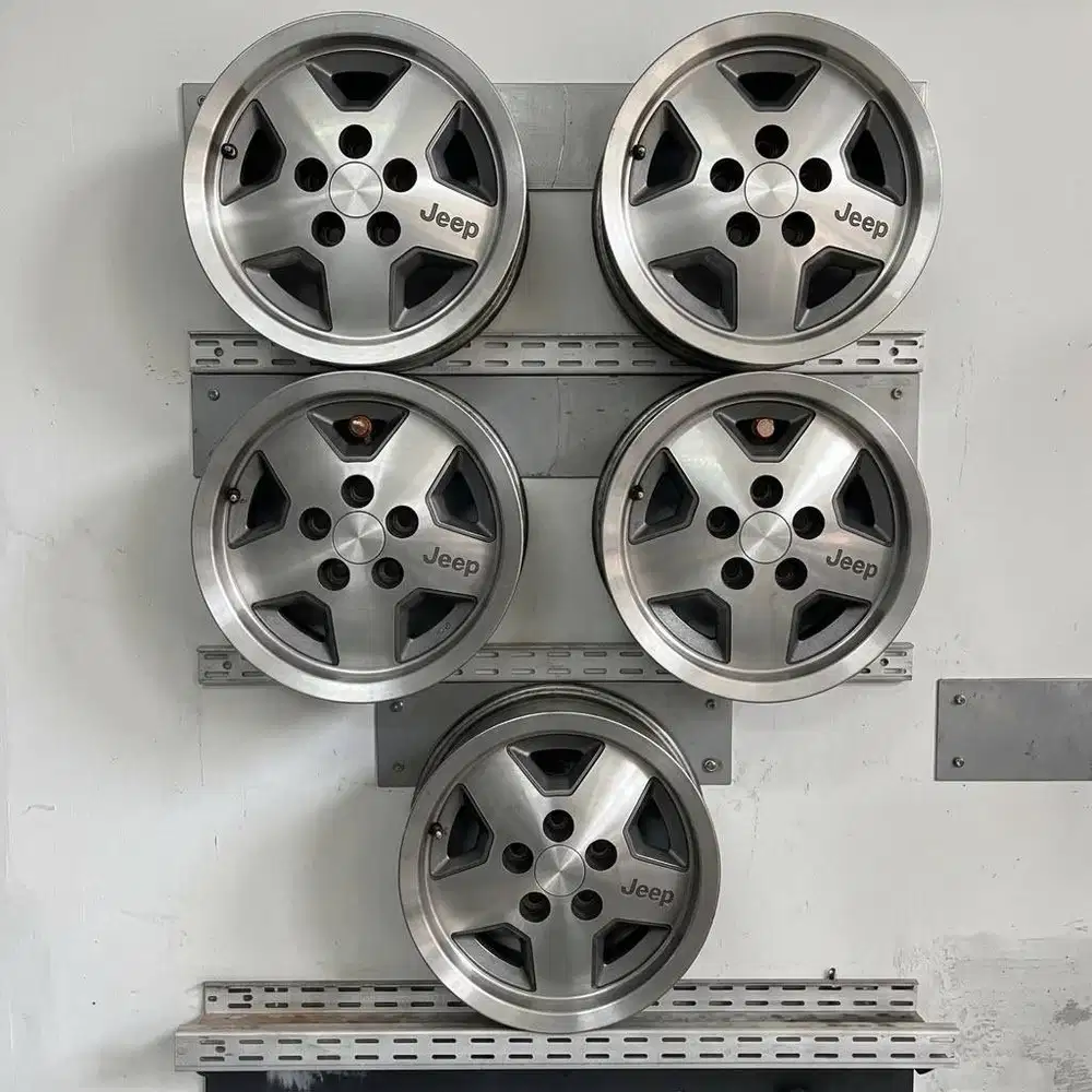 Jual Velg OEM Jeep Wrangler / Cherokee – Original USA