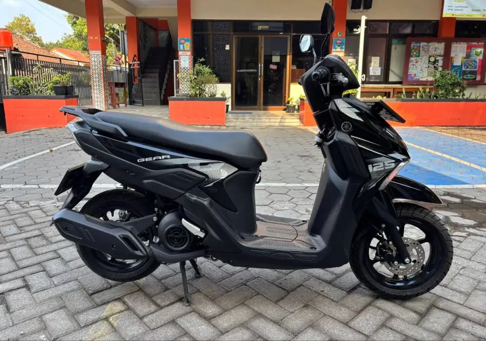 Yamaha Gear Ultima 125 Tahun 2026 Hitam
