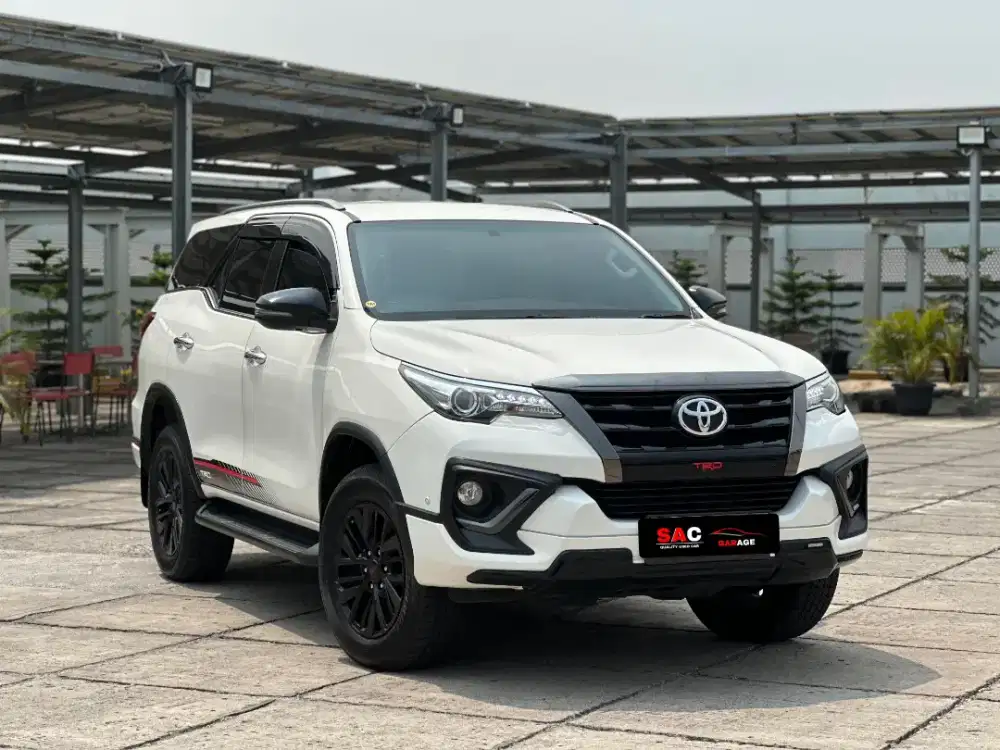 FORTUNER VRZ TRD DIESEL LOW KM 33RB THN 2020