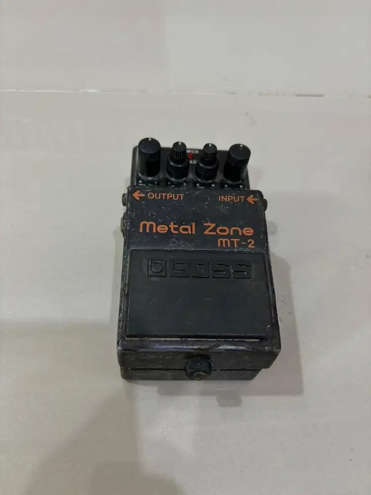 Efek Gitar Boss Metal Zone MT-2