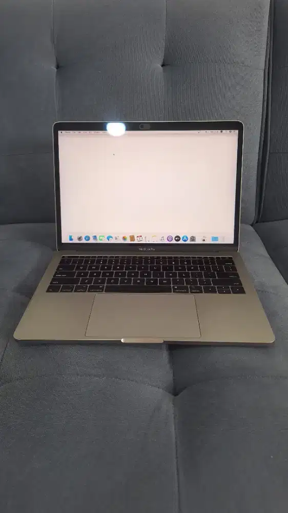 MACBOOK PRO 2017 13 i5 8/256 GB