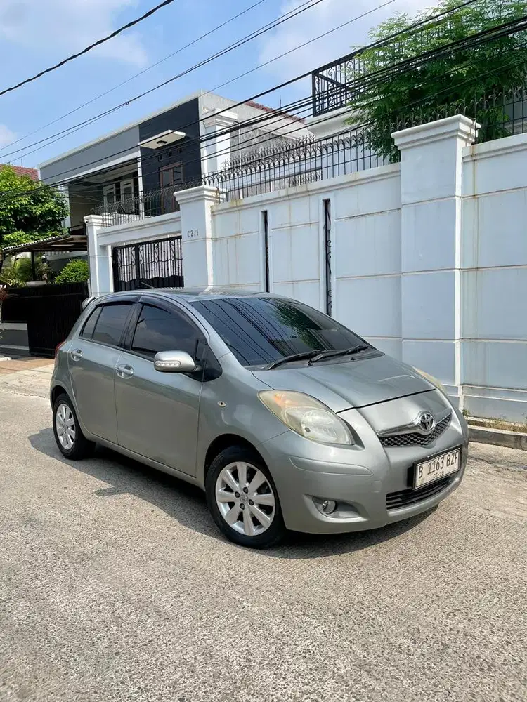 Toyota Yaris E 2012 Bensin