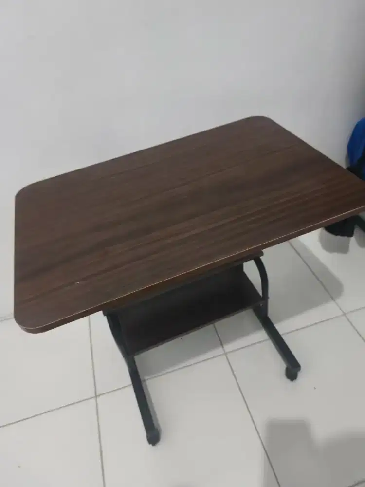 Meja Laptop Portable Adjustable Roda Tiga Tingkat (TaffHOME Style)