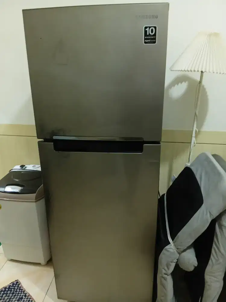 Dijual Kulkas samsung RT22FAR 200lt