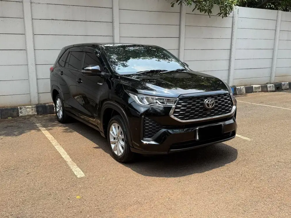 Toyota innova zenix  Type V hybrid 2025