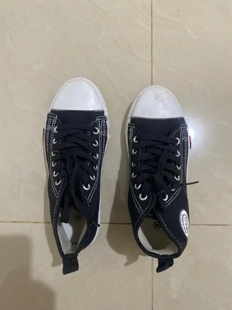 Sepatu Sekolah/Kerja