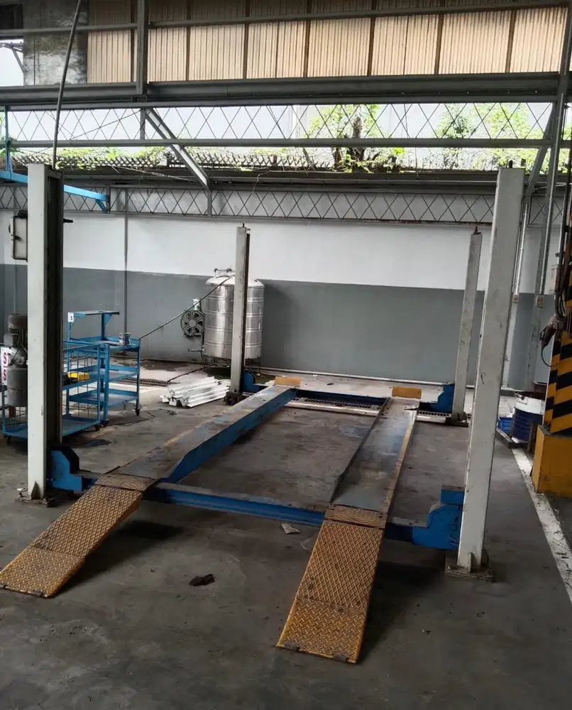 READY 1 UNIT FOUR POST MULUS DAN BERFUNGSI NORMAL