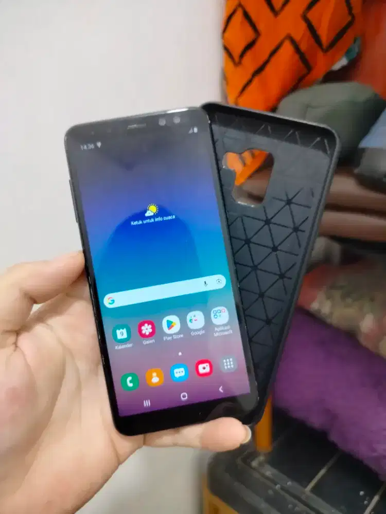 SAMSUNG A8 2018 ram 4/32 Nominuss