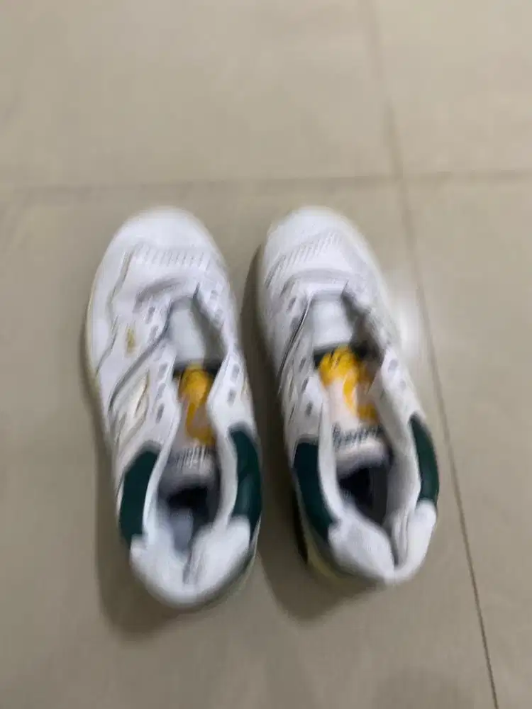 Sepatu New Balance Unisex