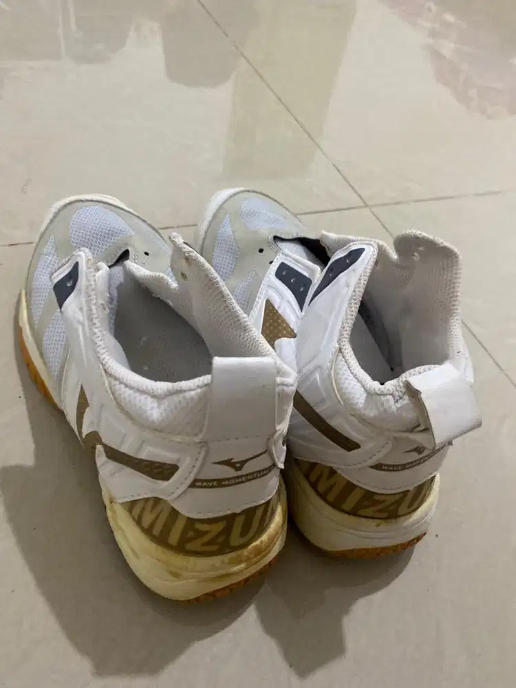 Sepatu Olahraga