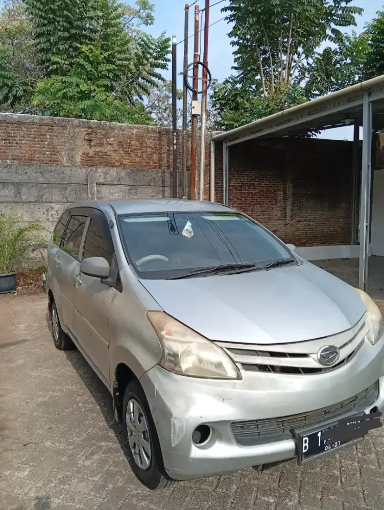 Daihatsu Xenia 1.0cc D 2012