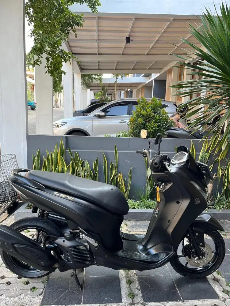 Yamaha Lexi 2020/2021 Hitam