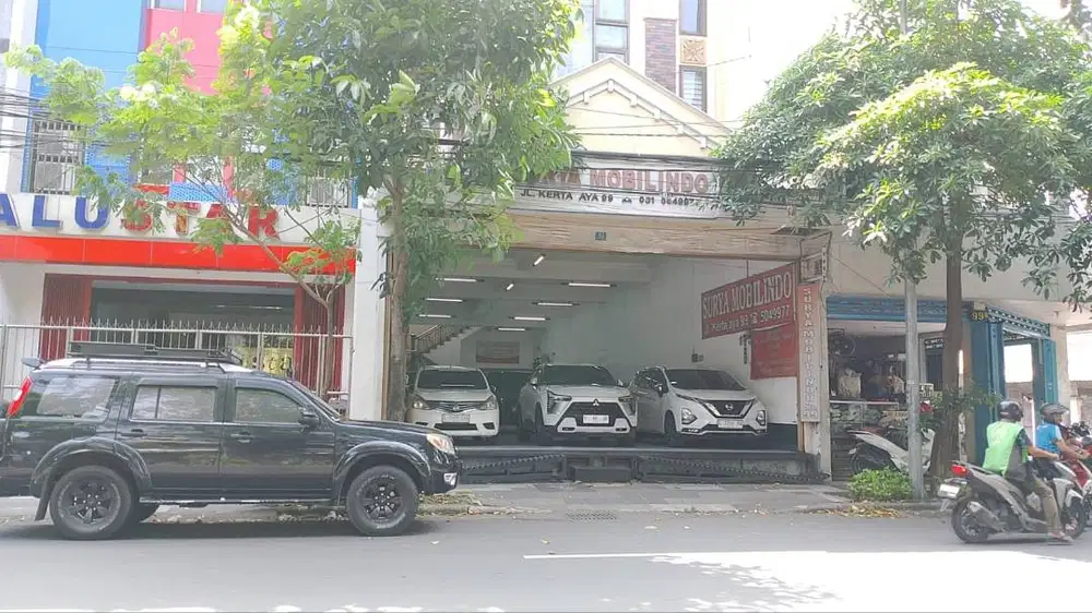 Dijual Ex Showroom Mobil Cocok Buat Kantor Bank atau Restaurant