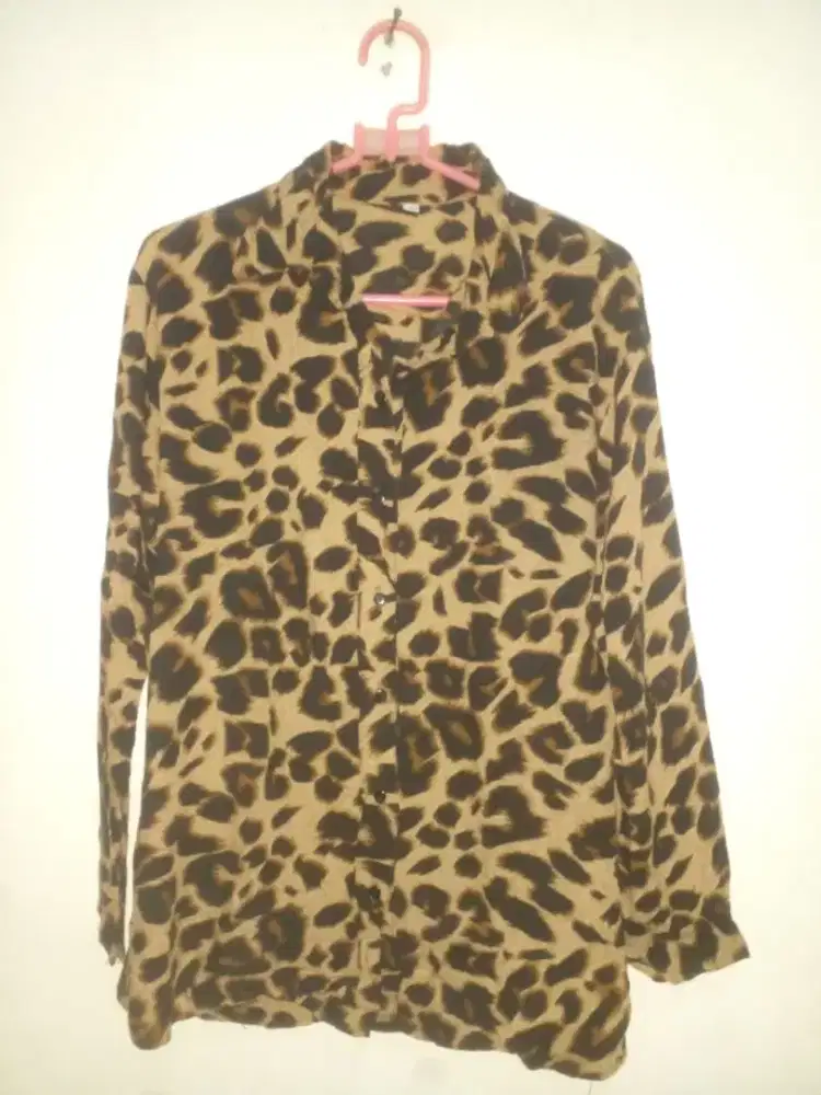 Baju atasan cewek preloved