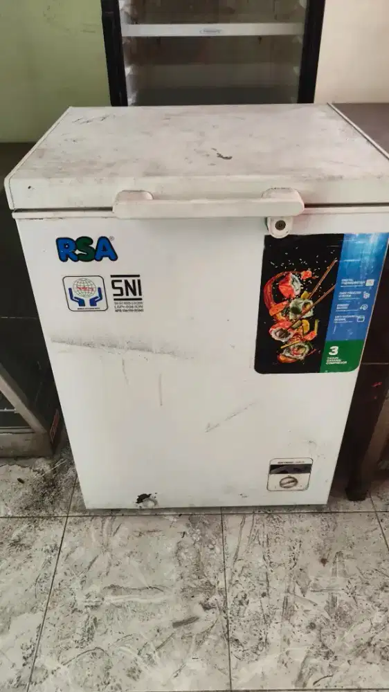Dijual Freezer merk RSA (Masih dingin bgt)