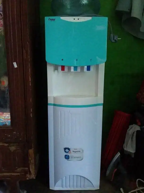 Dispenser Cosmos CWD-5603 & Galon AQUA