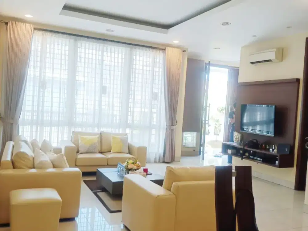 Dijual Rumah Cantik & Rapih di Puri Media Kembangan Jakarta Barat