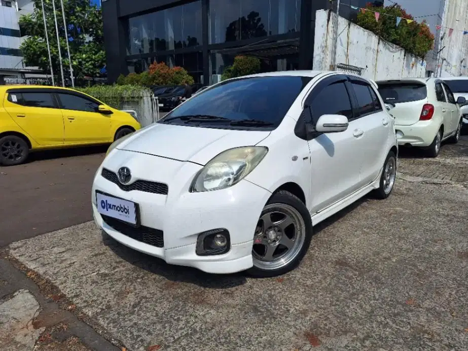 DP MURAH Toyota Yaris 1.5 E Bensin-AT 2013 CFYRB