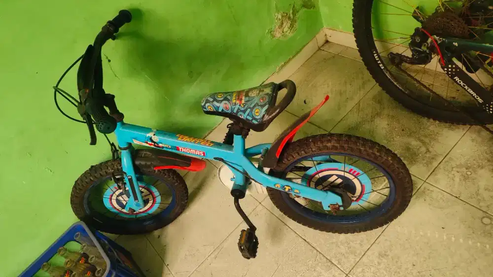 Sepeda anak bekas