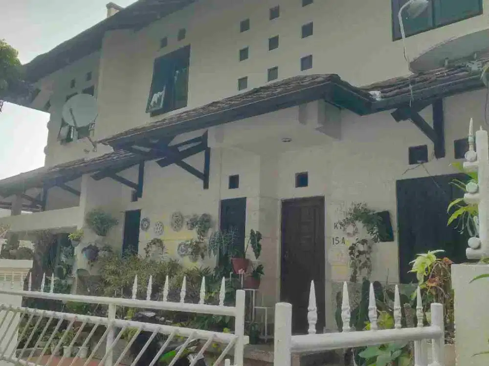 dijual rumah asri siap huni di setraduta, dekat Pasteur dan maranatha