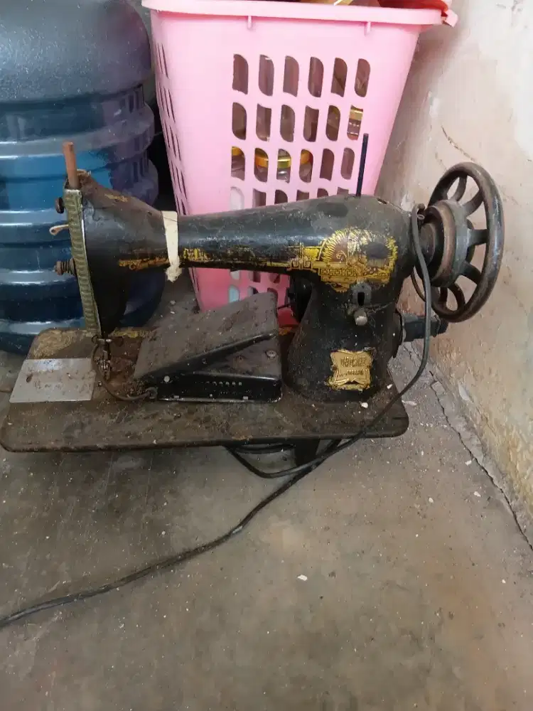 Mesin jahit bekas