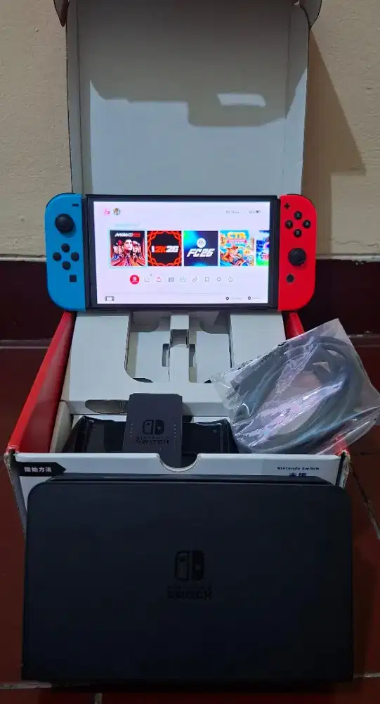 Nintendo switch OLED Neon Red Blue 256gb full games