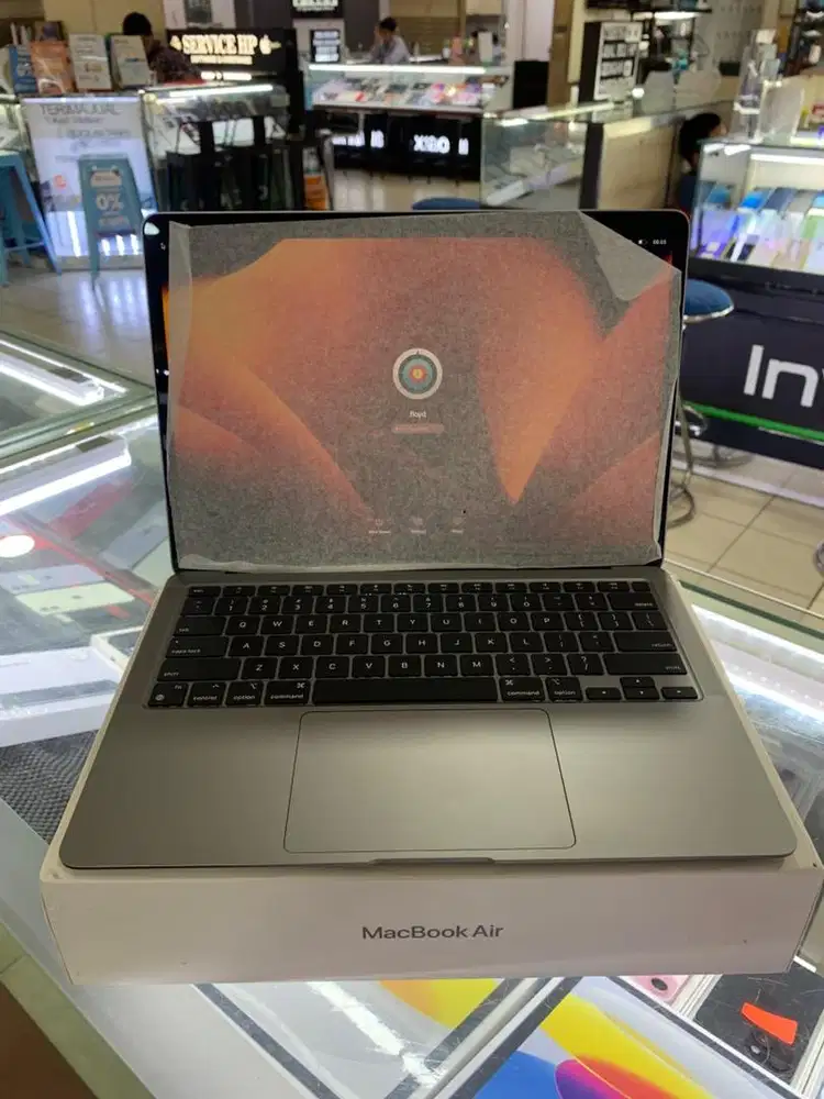Macbook Air M1 8/256gb iBox Like New