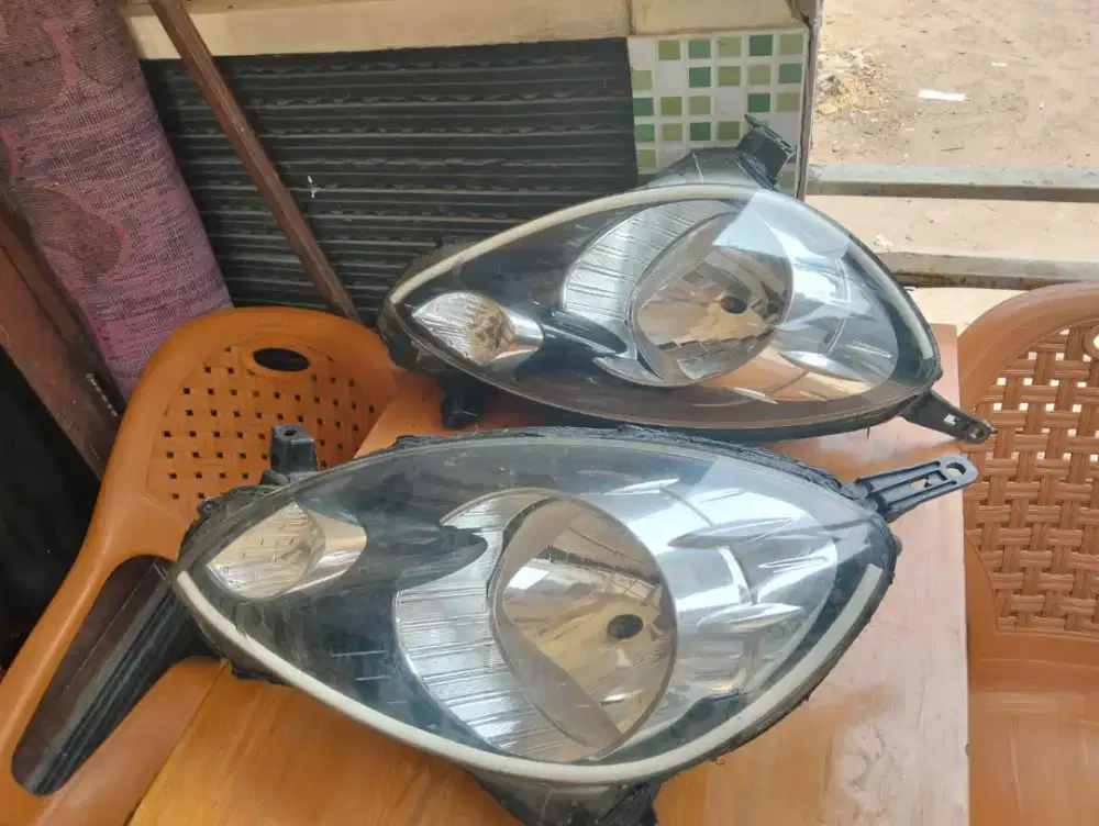 Headlamp honda brio minat chat