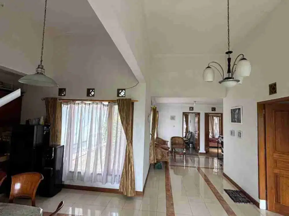 Jual Rumah  Cocok untuk dijadikan villa