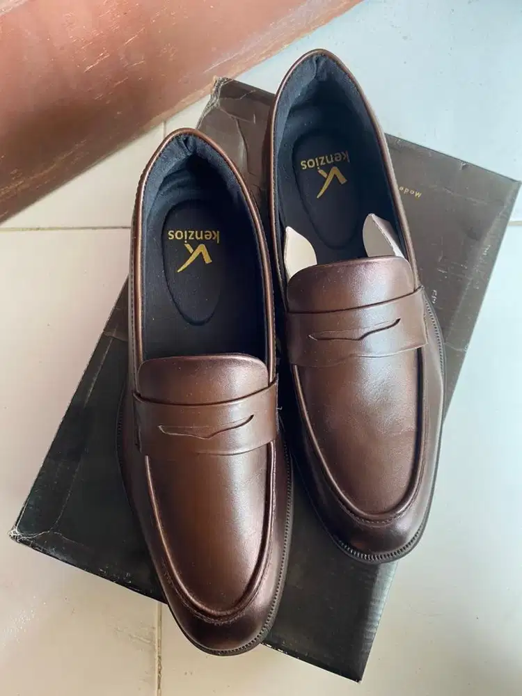 Sepatu Loafers Kenzios