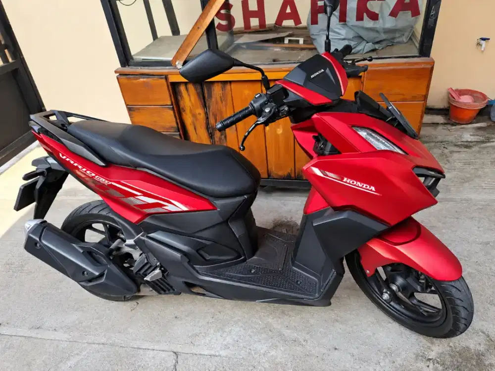 Vario 160 CBS Merah