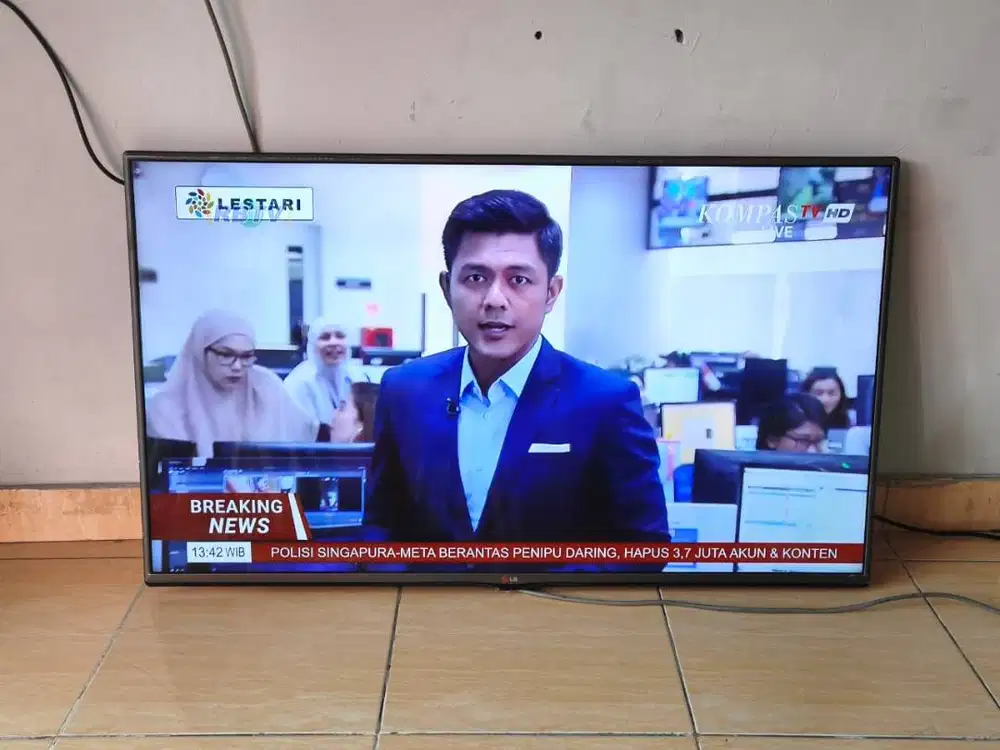 . LED TV Digital TV LG 49 Inch 49LB55T Layar Jernih Normal No Minus
