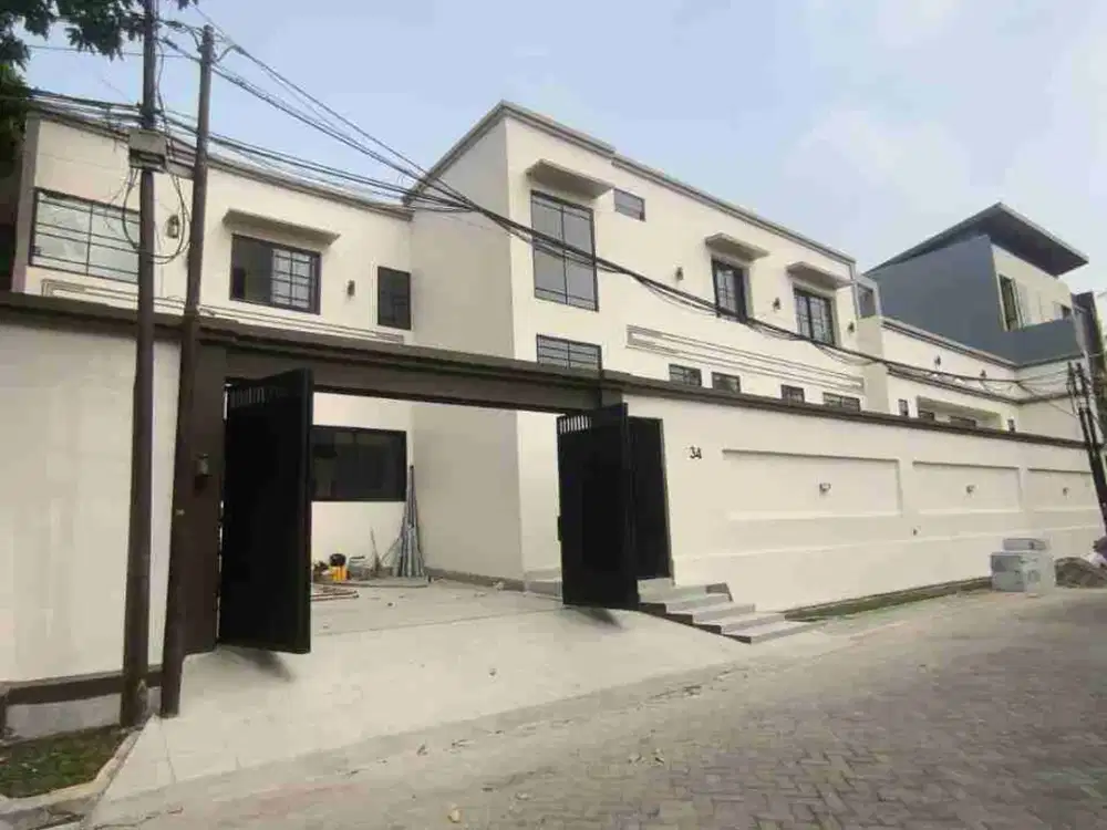 RUMAH BARU MEWAH DALAM KOMPLEK HANYA 800 M KE GANDARIA CITY

KEUNGGULAN PROPERTI

Rumah mewah 2 lantai baru siap huni yang berlokasi di kawasan premium Gandaria, Jakarta Selatan. Menawarkan kombinasi sempurna antara kemewahan, kenyamanan, dan privasi dala