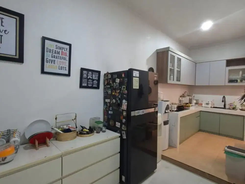 Rumah 2 Lantai 4 Kamar Tidur Modern di Cluster Area Graha Raya ND-19367