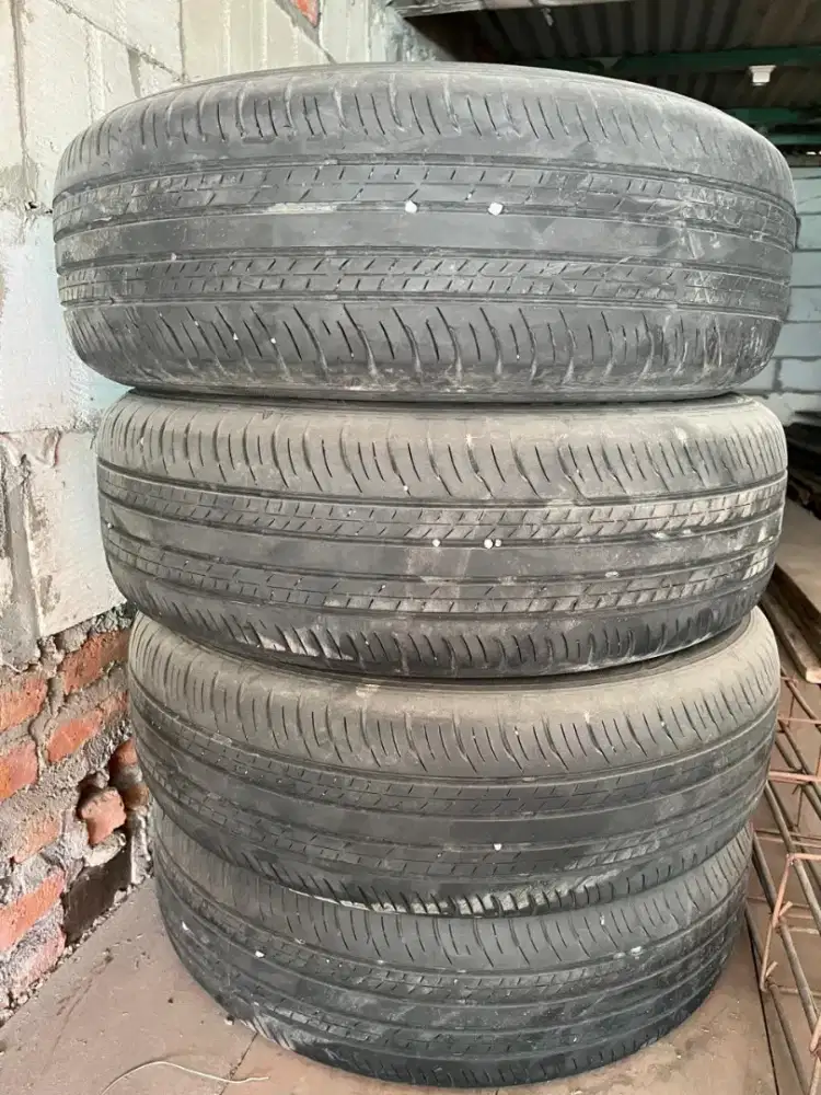 Jual ban bekas, kondisi baik