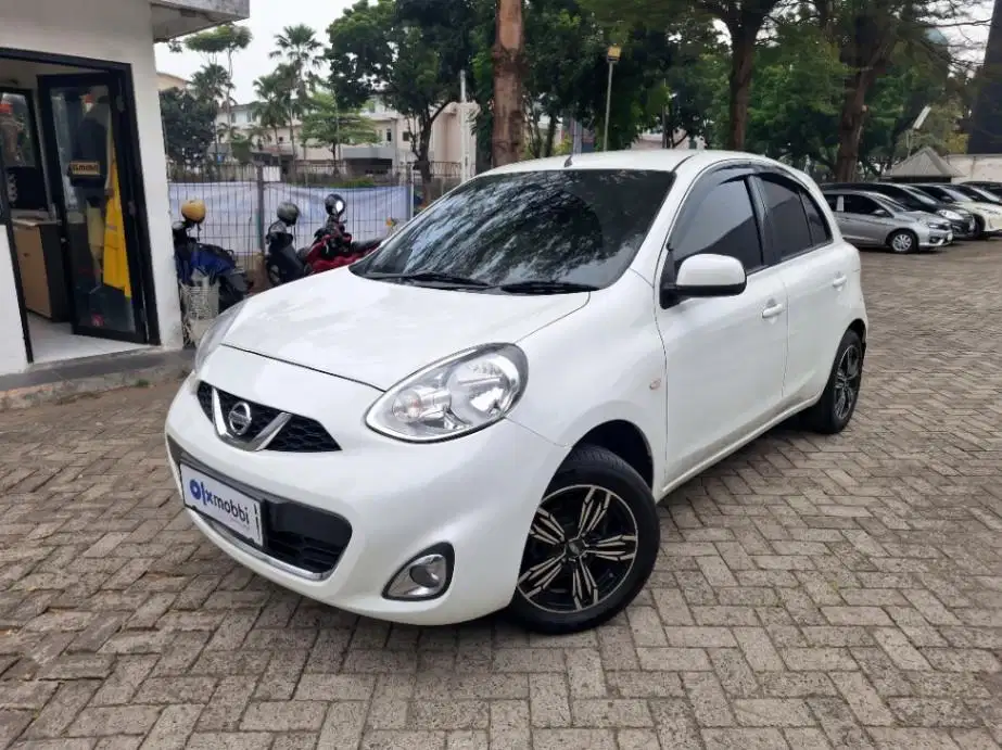 DP Murah Nissan March  1.2 XS Bensin-AT 2016