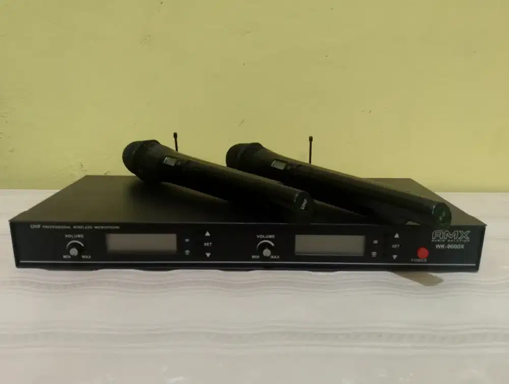 AMK WK-9000X UHF PROFESSIONAL WIRELESS MIC