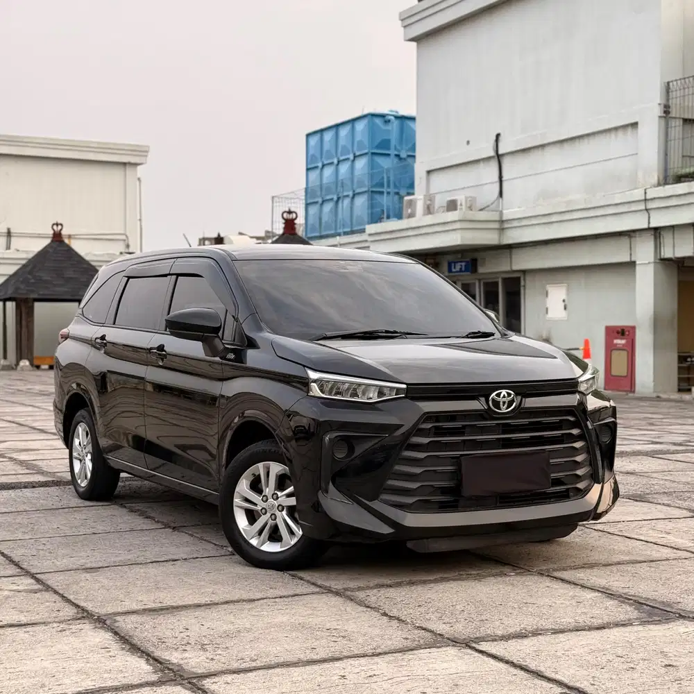 Toyota Avanza G 2022 Hitam • 1.5 cc • SUPER IRIT