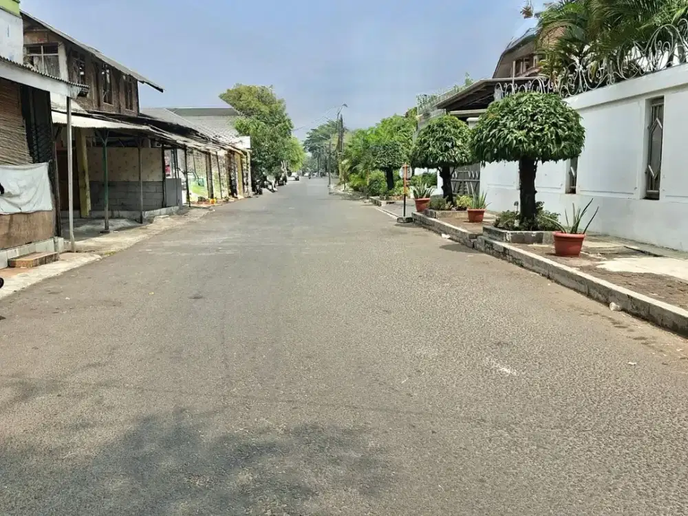 Dijual Rumah Hitung Tanah Bonus Kost-Kostan di Lokasi Premium Kemanggisan