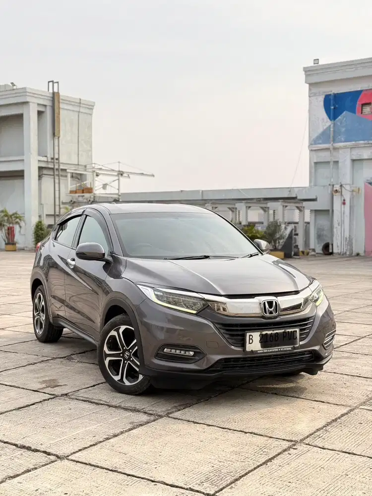 Honda HR-V Special Edition 2021 • Abu Abu Metalik