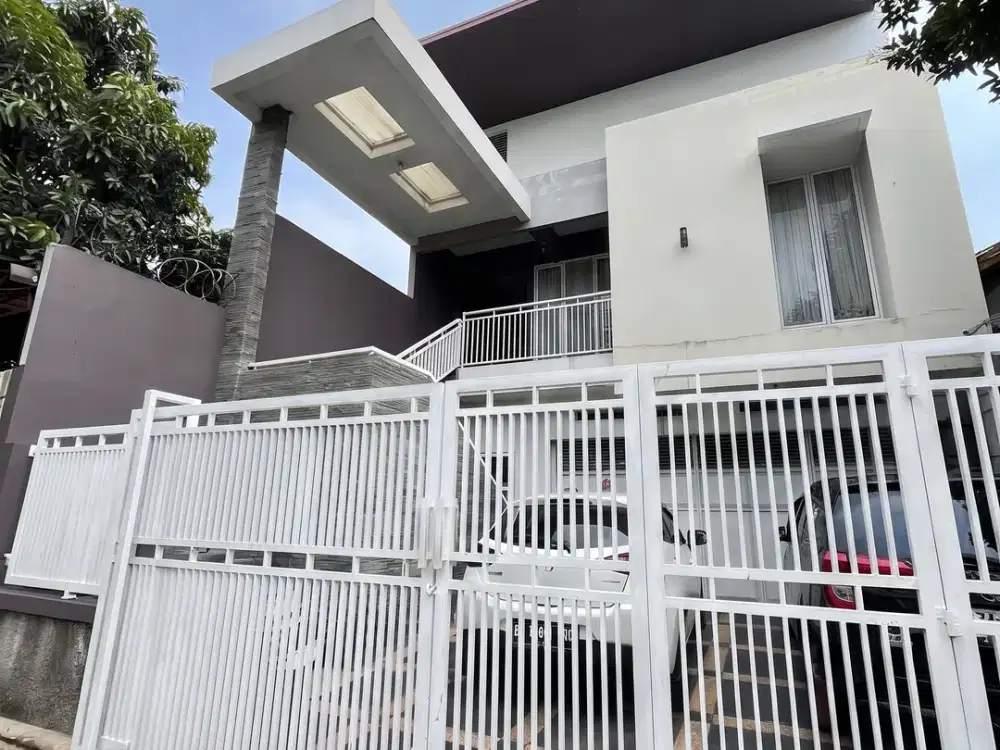 Rumah 2 Lantai Terawat Siap Huni di Pondok Kopi