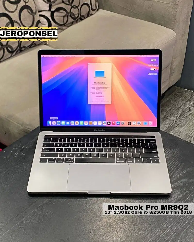 MACBOOK PRO 2018 256GB SPACE GRAY MULUS GARANSI ADA MINUS