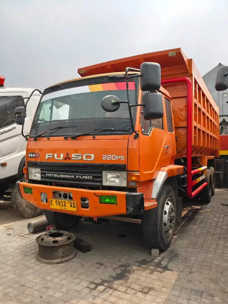 Dump truk Mitsubishi Fuso FN 527 ML