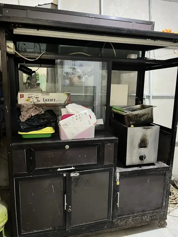 DIJUAL ETALASE UNTUK USAHA