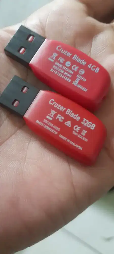 Flashdisk 32 & 4 gb