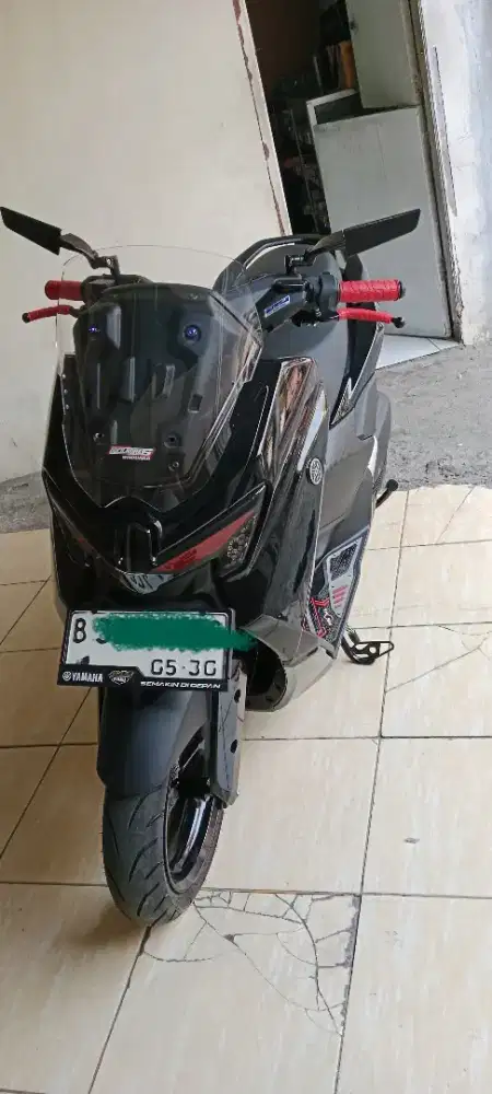Nmax Neo S hitam metalik