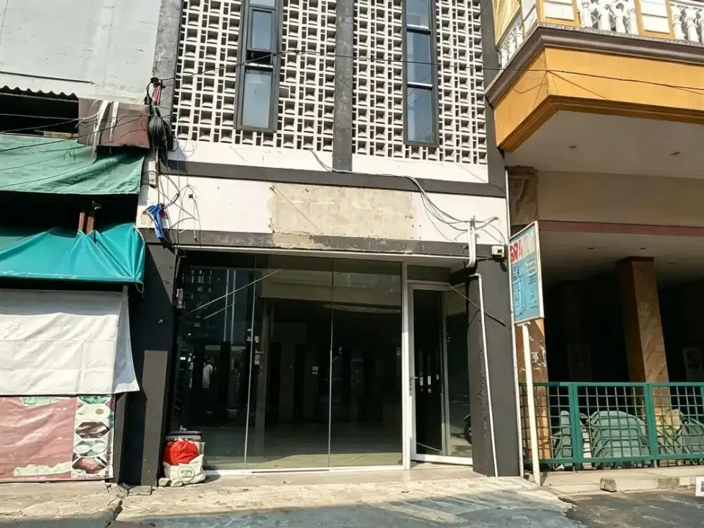Disewa Ruko 2 Lantai Haji Nawi - Jakarta Selatan - Pinggir Jalan Raya