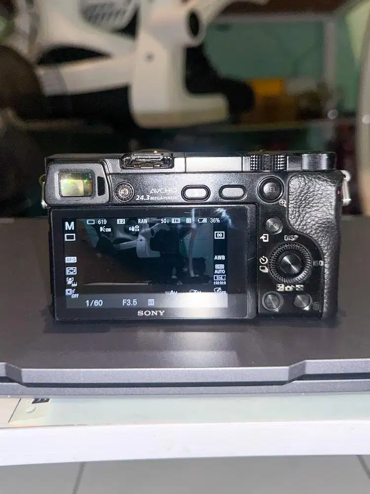 Sony A6000 + Lensa Kit