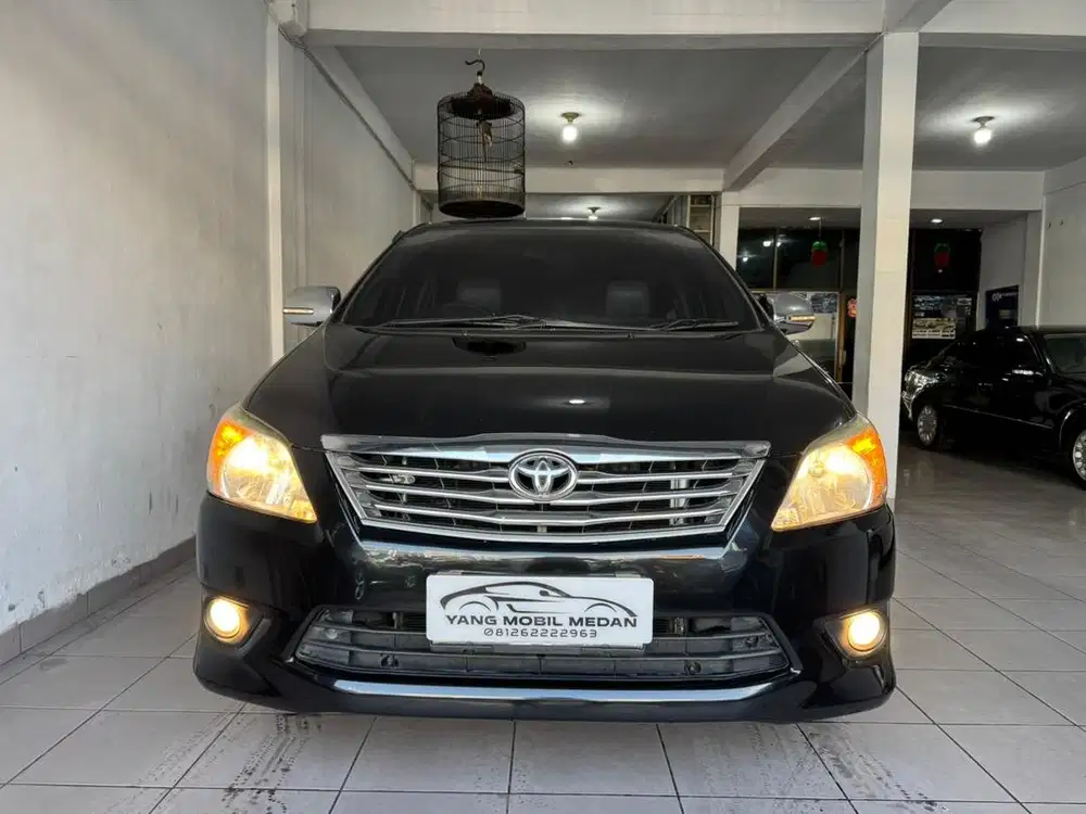 Toyota Kijang Innova 2.5 G Diesel Manual 2013 Hitam 1 Nama